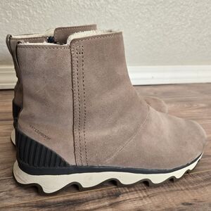 Sorel Women's Kinetic Impact Waterproof Short Boot Size 11